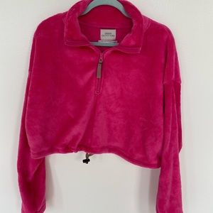 Urban Outfitters cropped half-zip fleece pull over. Hot pink, size medium, NWT.